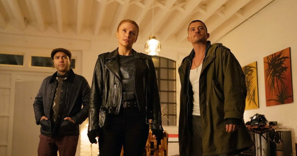 Nick Mohammed, Bryce Dallas Howard and Orlando Bloom in Deep Cover