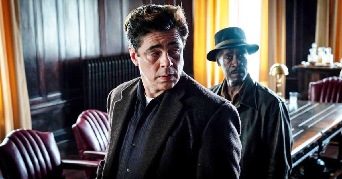 Benicio del Toro and Don Cheadle in No Sudden Move