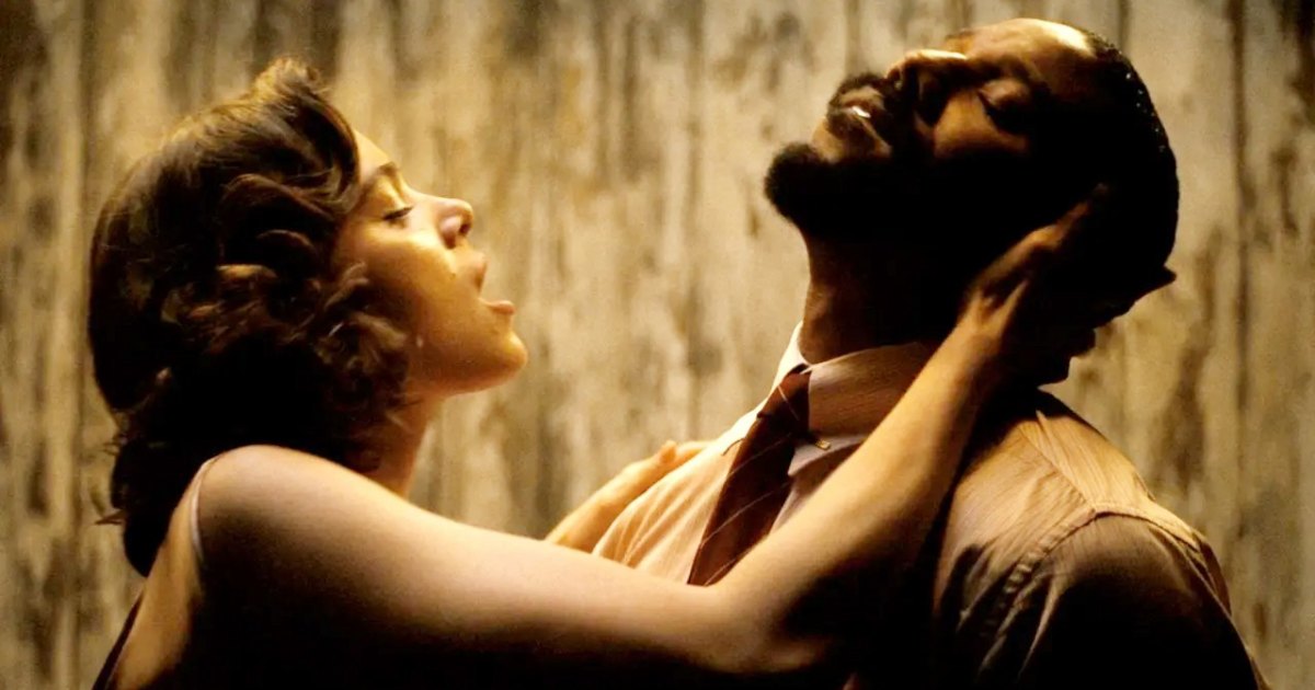 Hailee Steinfeld and Michael B. Jordan in Sinners