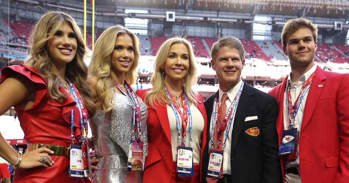 Guide to Chiefs Owner Clark Hunt's Family
